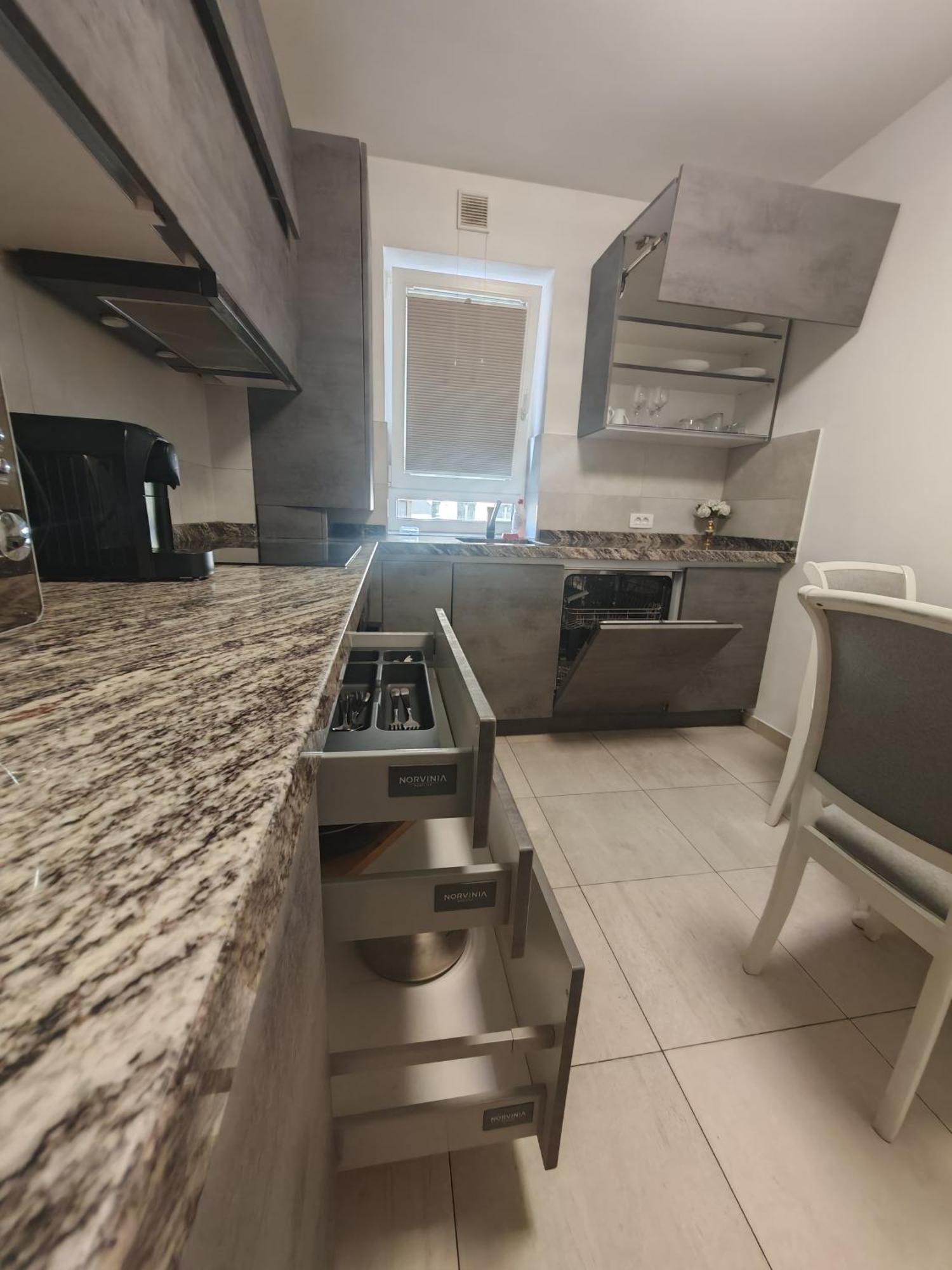Coresi Mall Exclusive #Collection Apartments & Studios Брашов Экстерьер фото