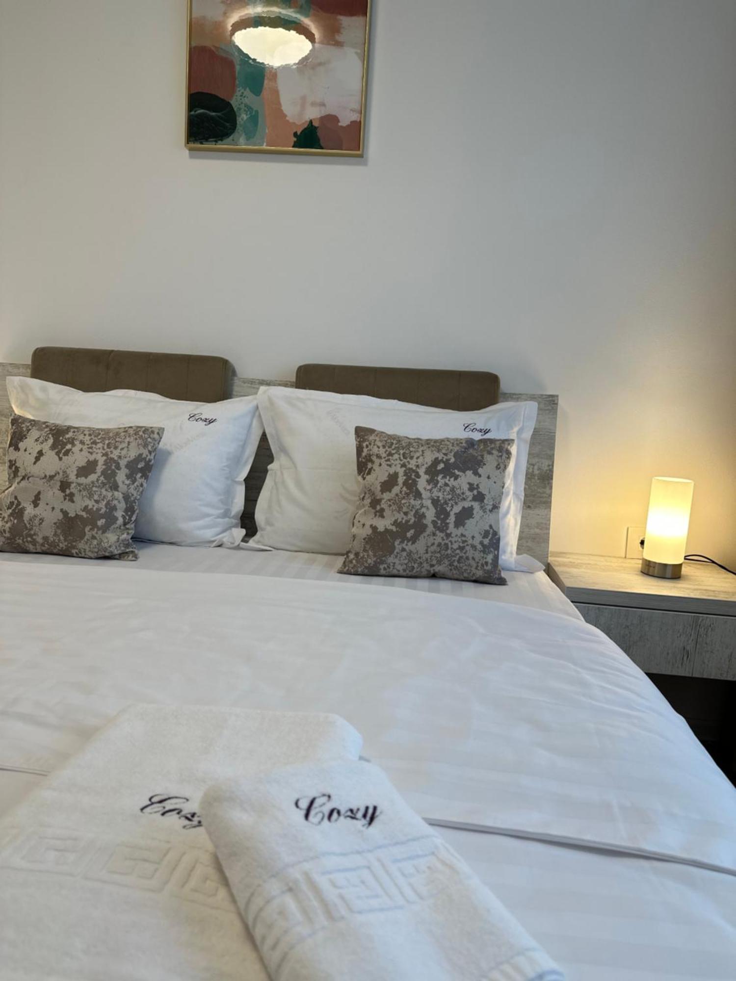 Coresi Mall Exclusive #Collection Apartments & Studios Брашов Экстерьер фото