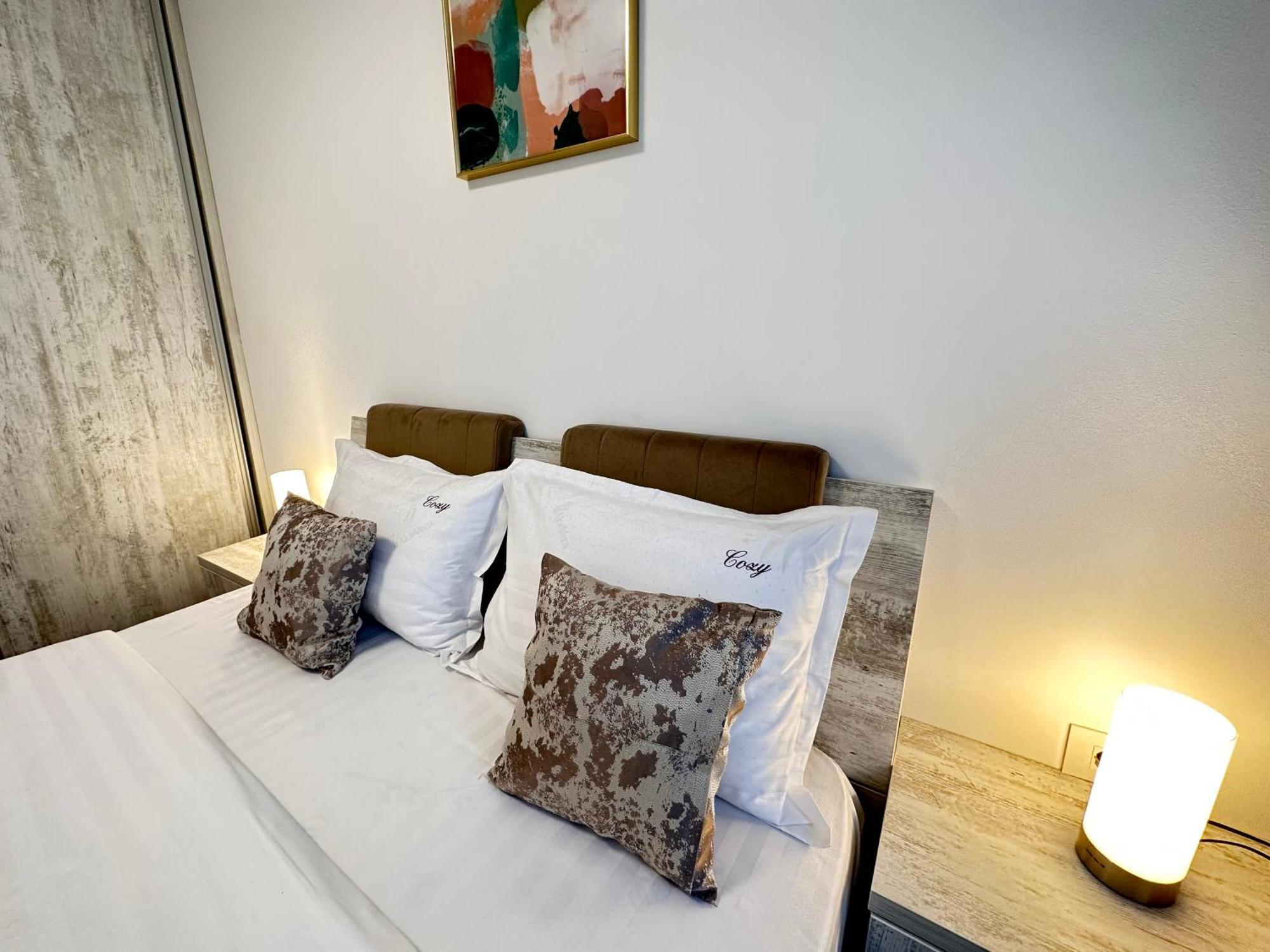 Coresi Mall Exclusive #Collection Apartments & Studios Брашов Экстерьер фото
