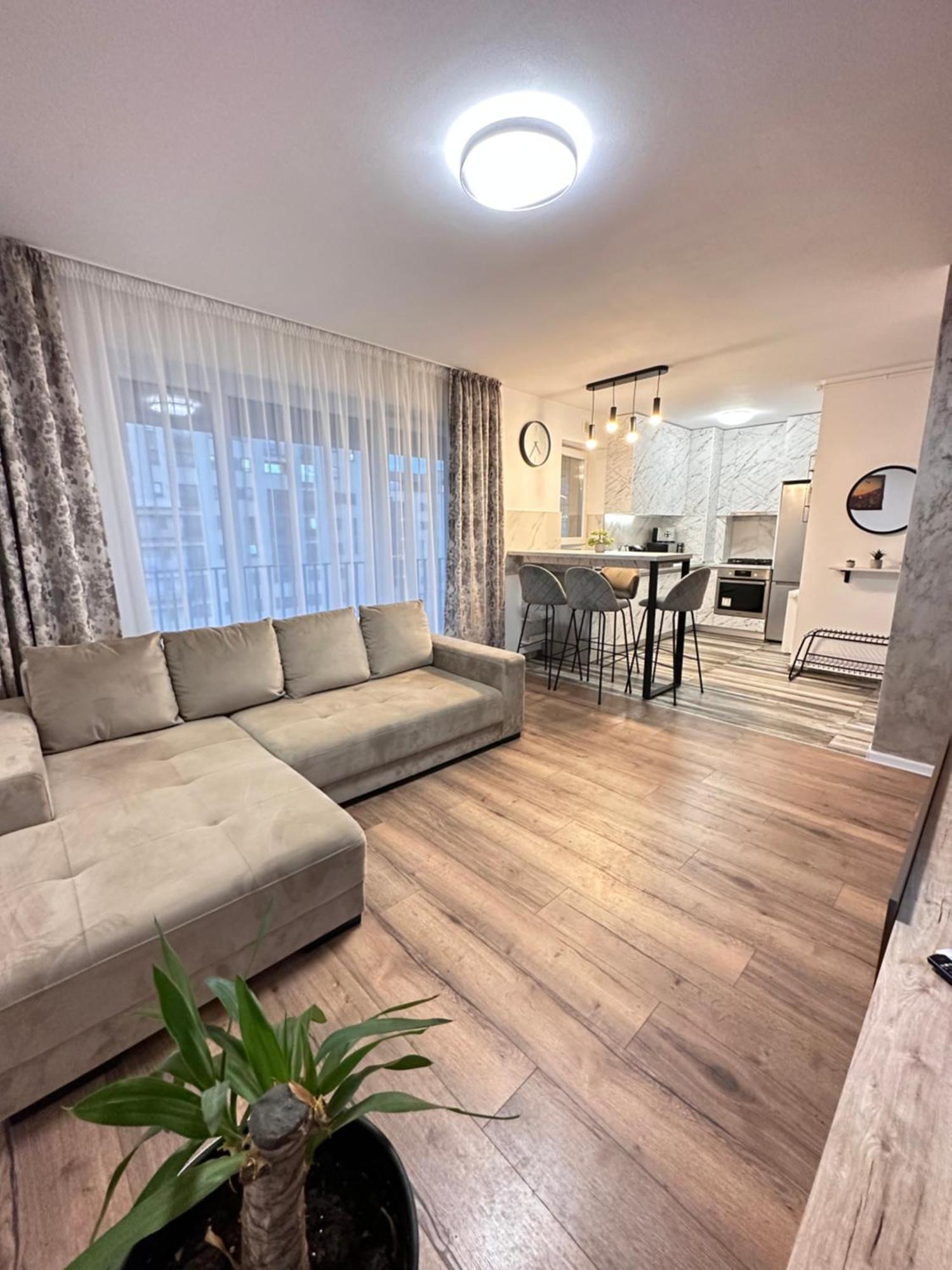 Coresi Mall Exclusive #Collection Apartments & Studios Брашов Экстерьер фото