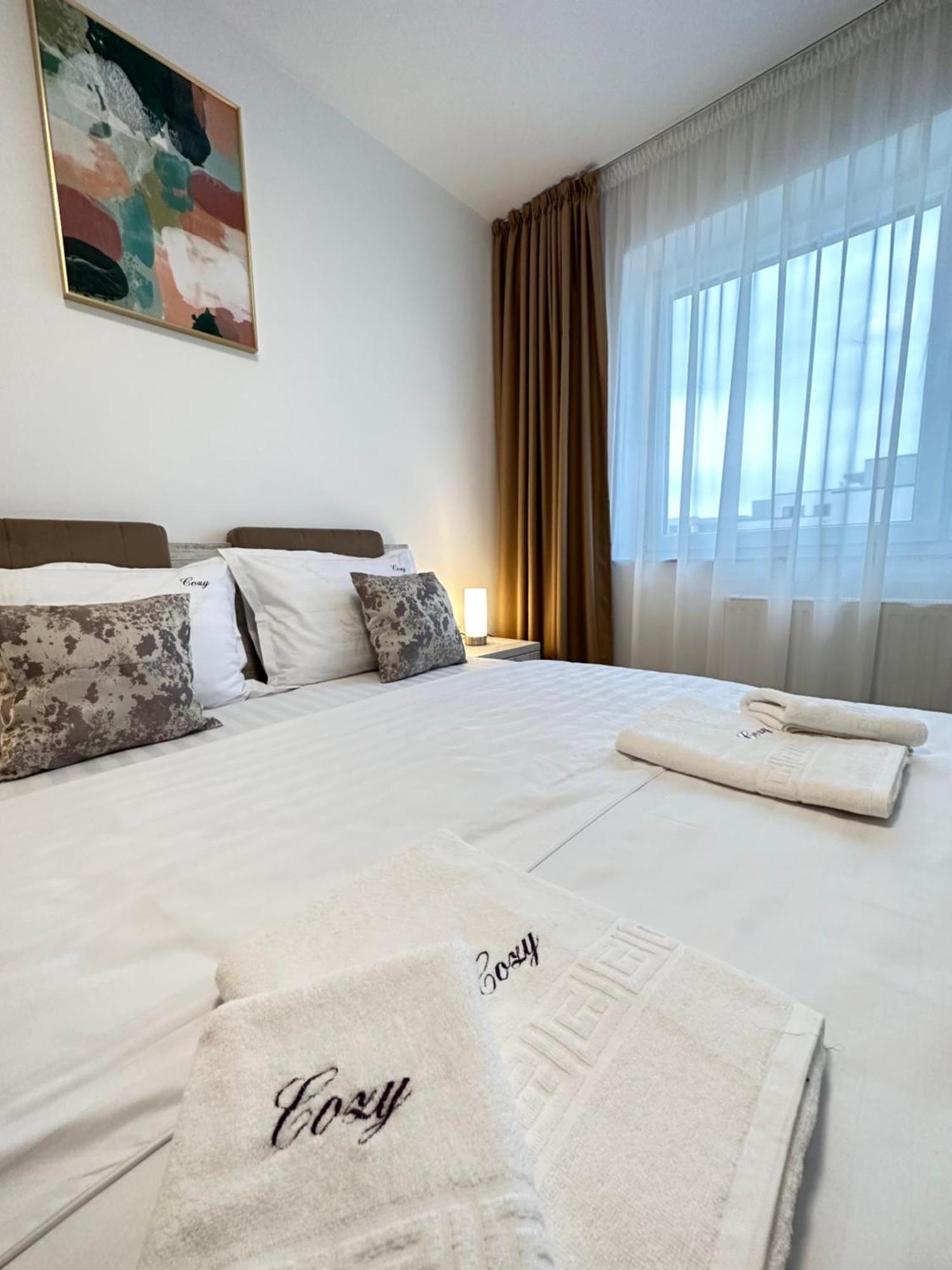 Coresi Mall Exclusive #Collection Apartments & Studios Брашов Экстерьер фото