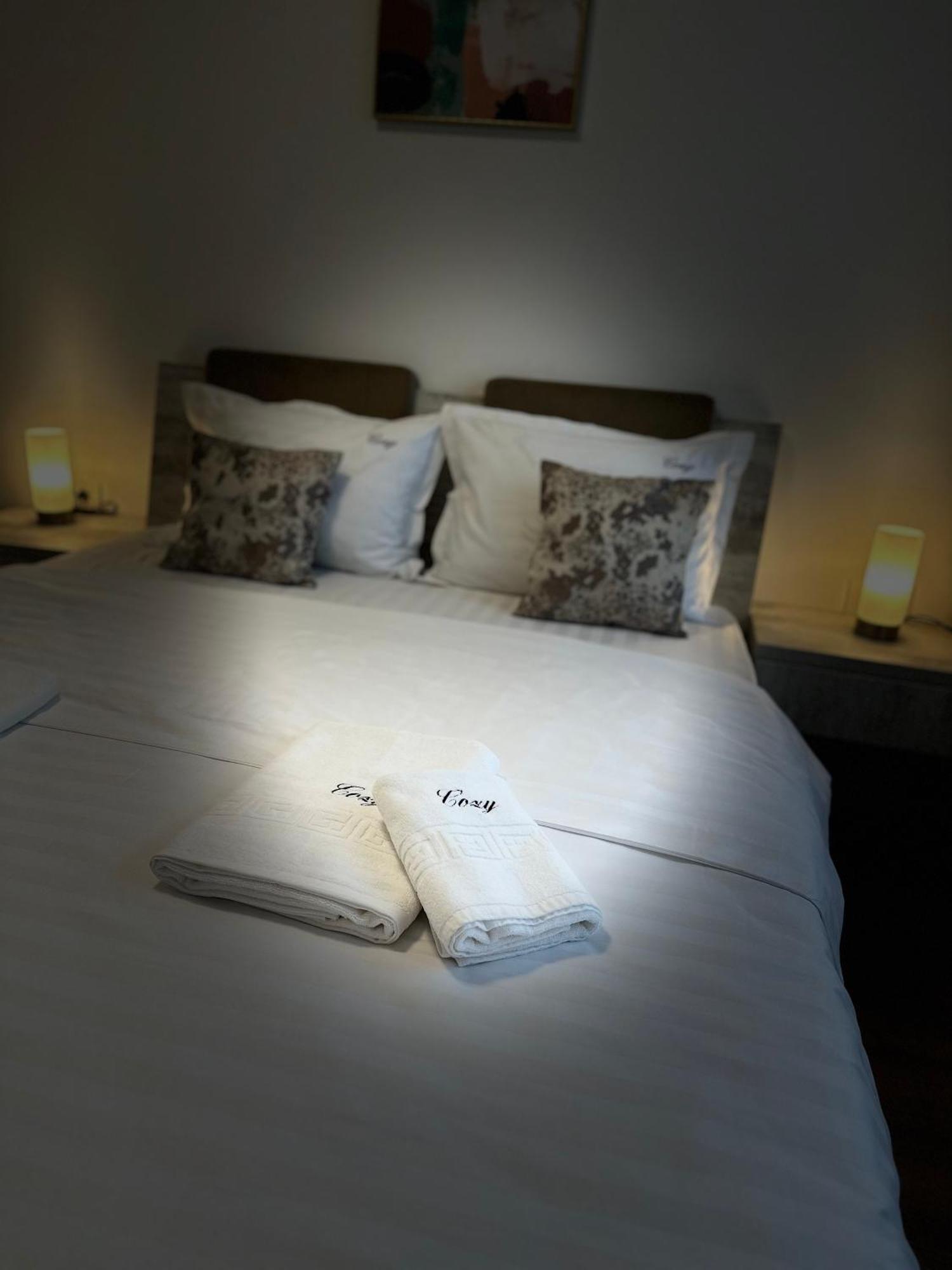 Coresi Mall Exclusive #Collection Apartments & Studios Брашов Экстерьер фото