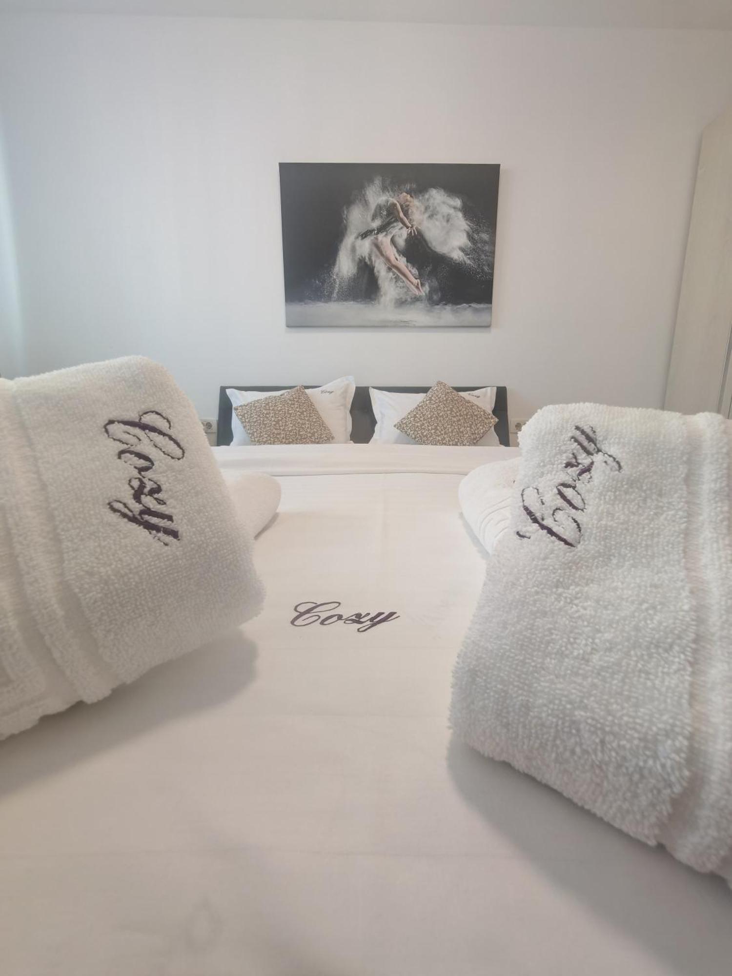 Coresi Mall Exclusive #Collection Apartments & Studios Брашов Экстерьер фото